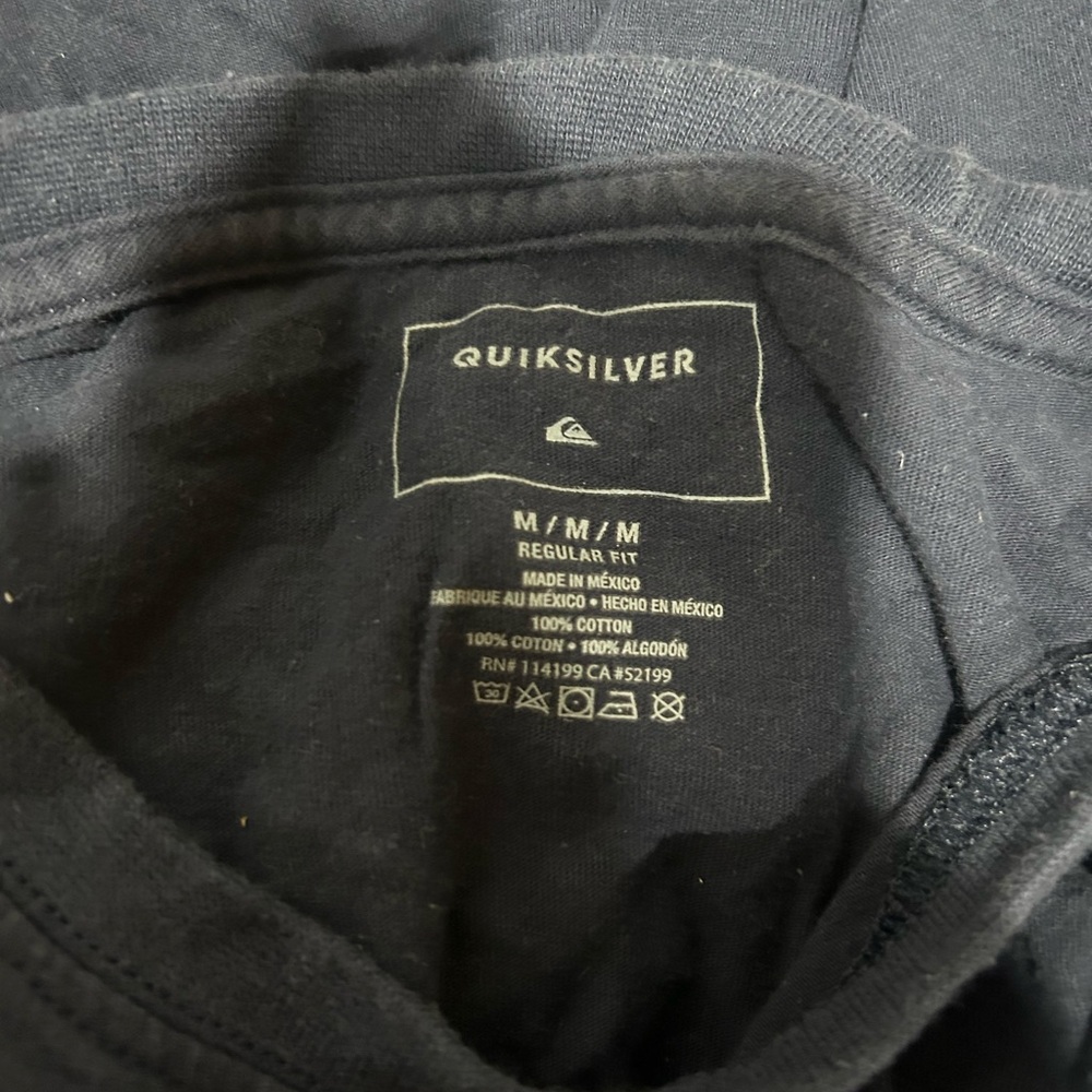 Quiksilver Black Shirt with Blue Hawaii Graphic - Picture 5 of 5